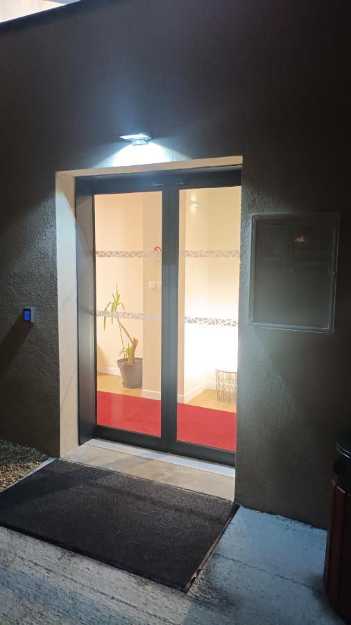 Le Petit Logis Hotel Beaumont-en-Veron ภายนอก รูปภาพ
