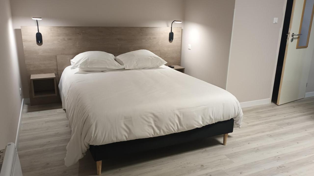 Le Petit Logis Hotel Beaumont-en-Veron ภายนอก รูปภาพ