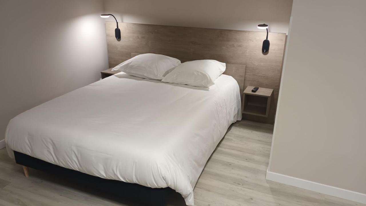 Le Petit Logis Hotel Beaumont-en-Veron ภายนอก รูปภาพ