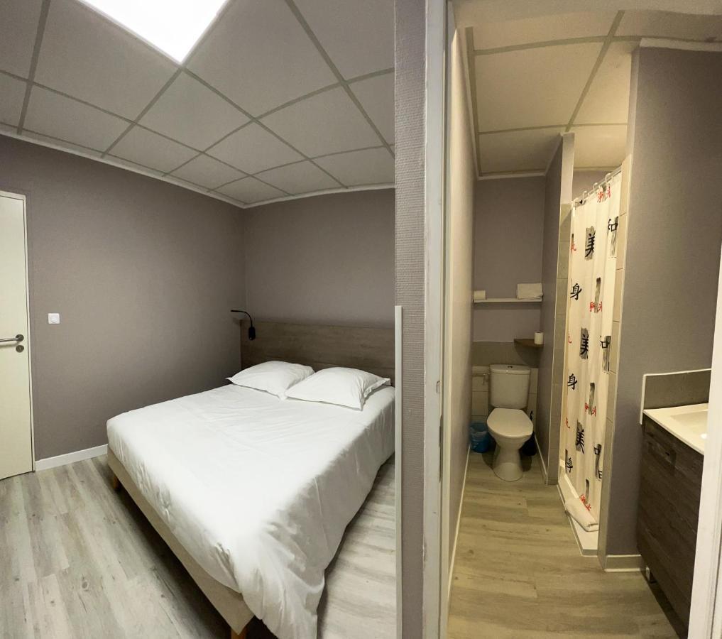 Le Petit Logis Hotel Beaumont-en-Veron ภายนอก รูปภาพ