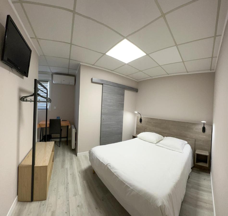 Le Petit Logis Hotel Beaumont-en-Veron ภายนอก รูปภาพ