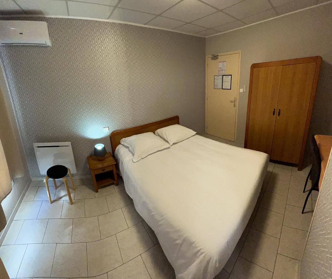 Le Petit Logis Hotel Beaumont-en-Veron ภายนอก รูปภาพ