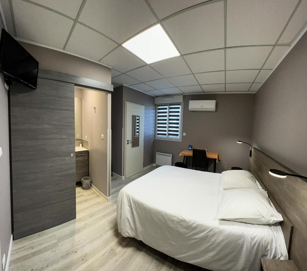 Le Petit Logis Hotel Beaumont-en-Veron ภายนอก รูปภาพ