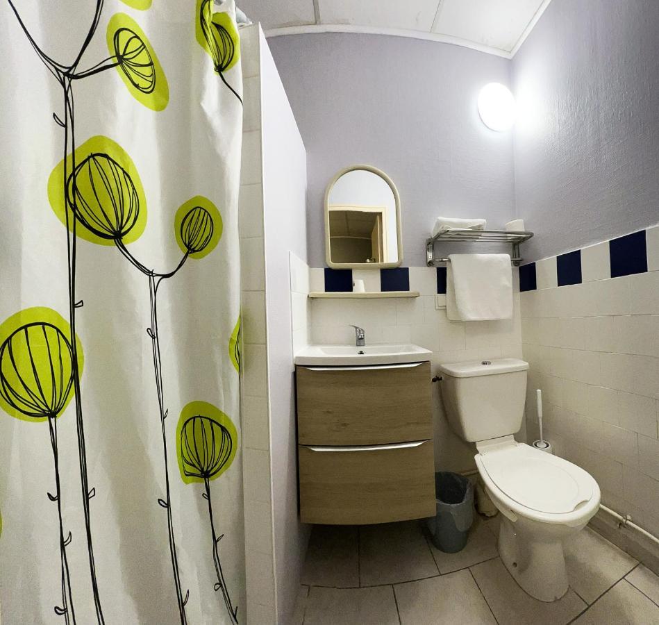 Le Petit Logis Hotel Beaumont-en-Veron ภายนอก รูปภาพ